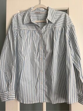Nwots Martha Stewart signature  Light Blue & White Striped Button-Up Blouse